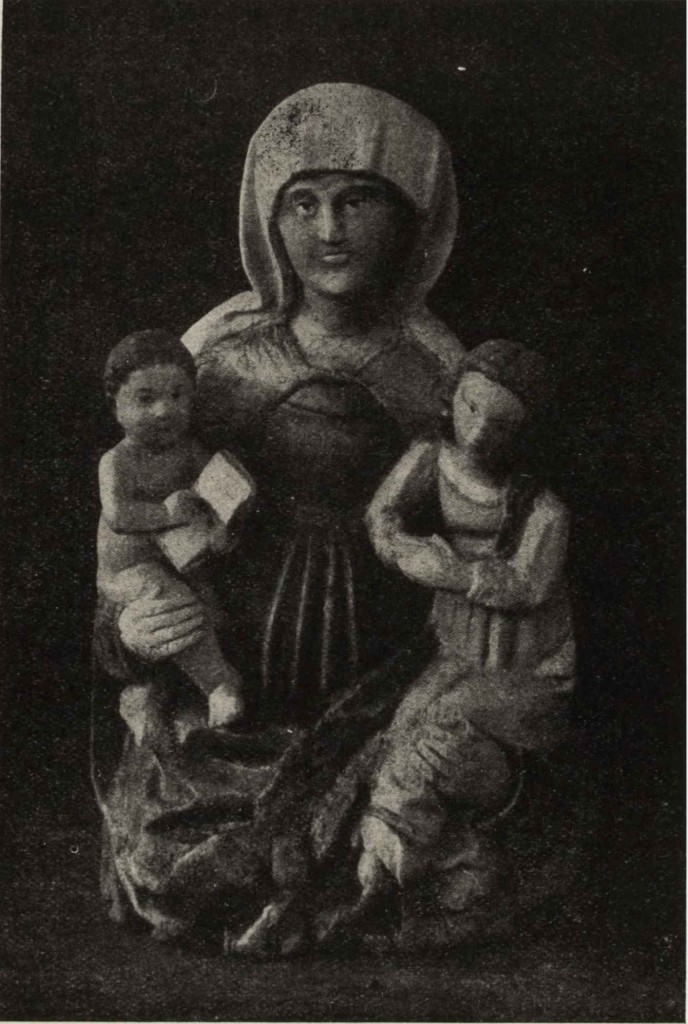 Ryc. 278. Kokoszyce, pow. Wodzisławski - rzeźba św. Anny Samotrzeciej, stan w 1957 r.