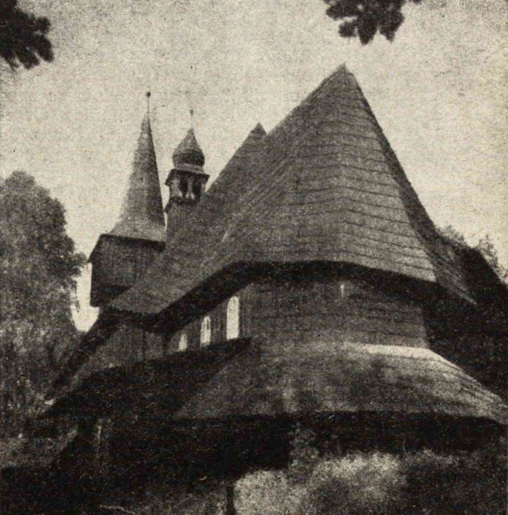 Ryc. 282. Połomia, pow. Wodzisławski - kościół drewniany , widok od wschodu. Stan w 1957 r.